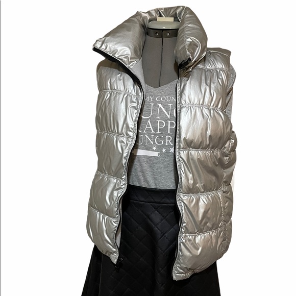 Old Navy Jackets & Blazers - Old Navy Silver Puffer Vest M